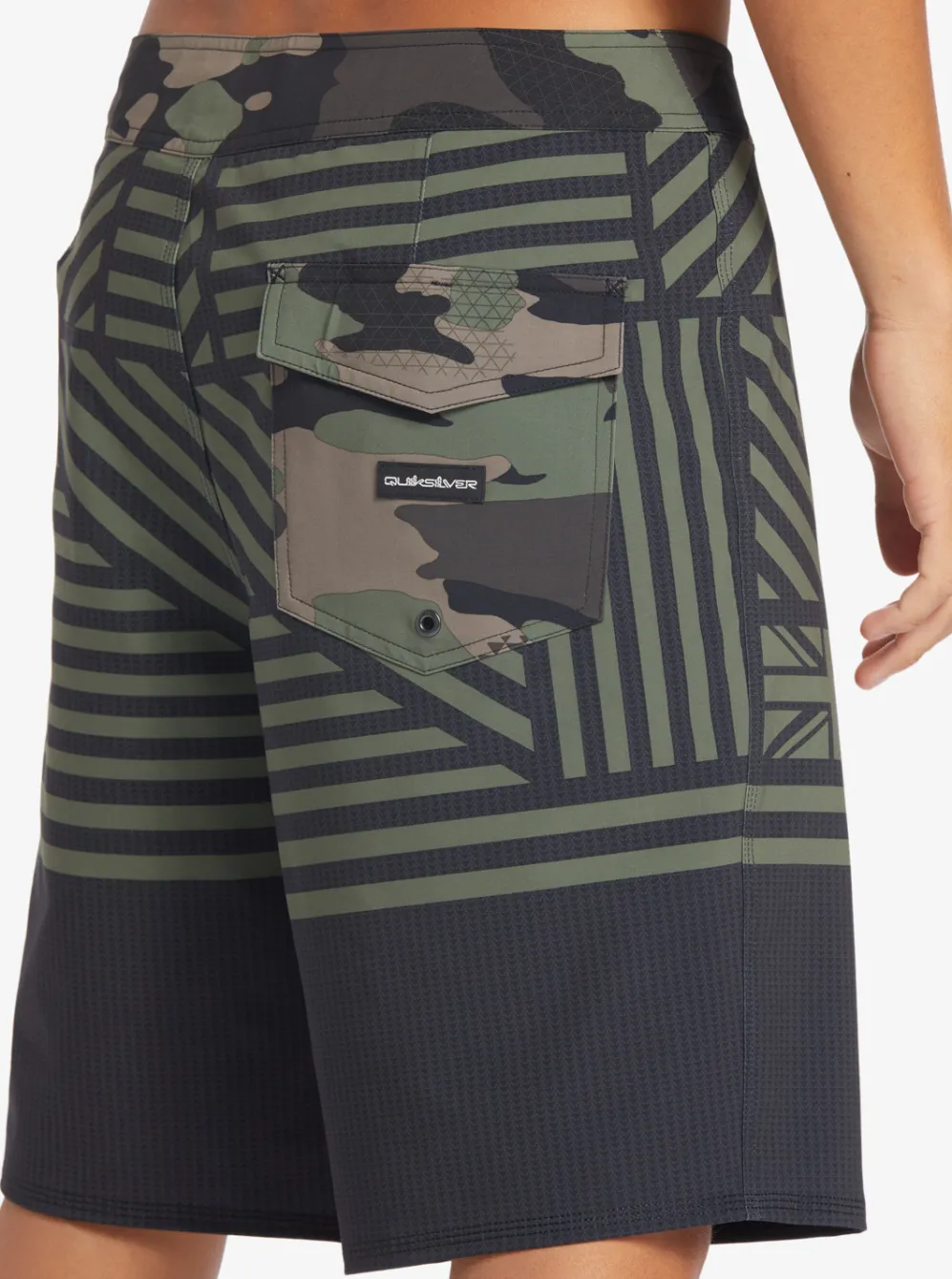 Quiksilver Boardshorts|Surfsilk Hawaii Flag 20 20" Boardshorts Black